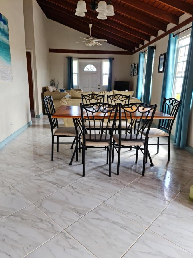 Breezy Apts سانت فيليب المظهر الخارجي الصورة