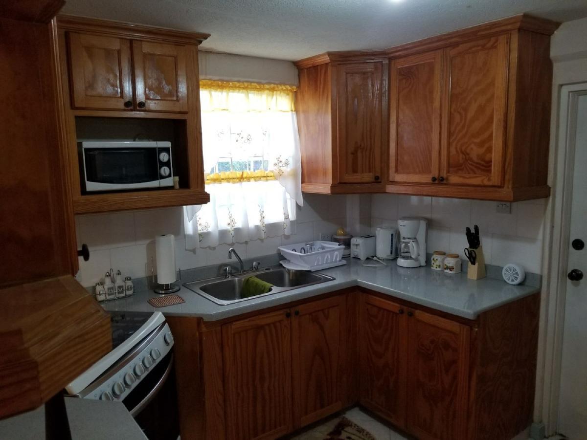 Breezy Apts سانت فيليب المظهر الخارجي الصورة