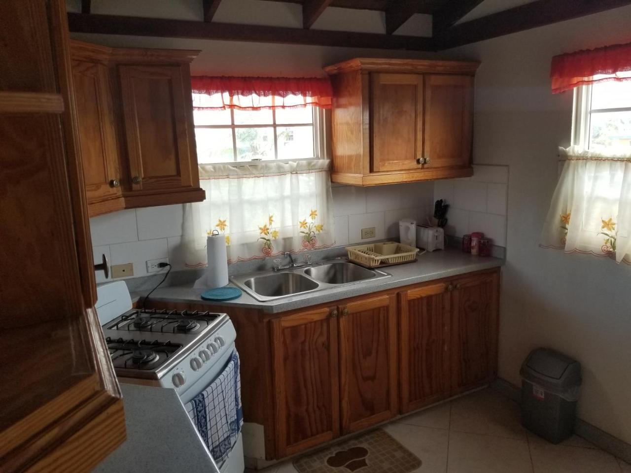Breezy Apts سانت فيليب المظهر الخارجي الصورة